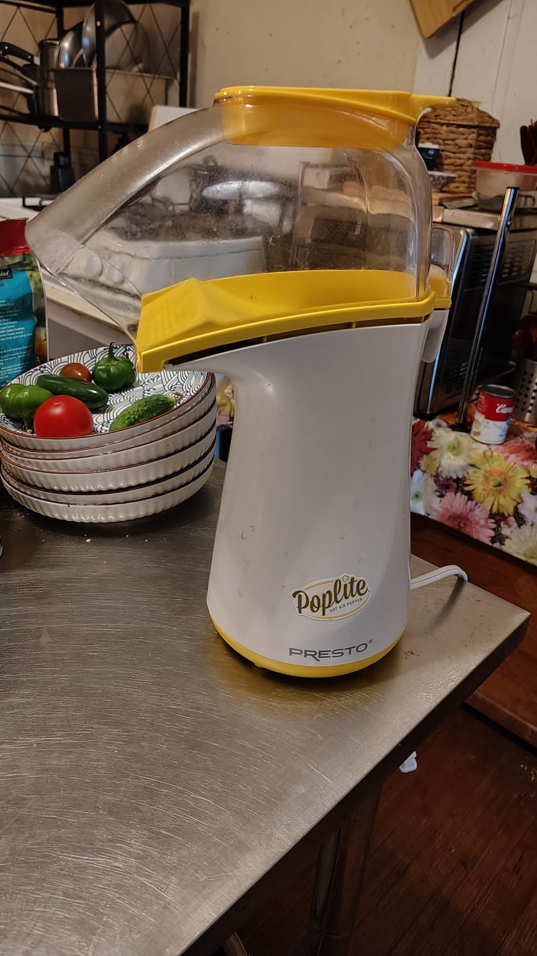 Presto 04820 PopLite Hot Air Popcorn Popper customer photo 2