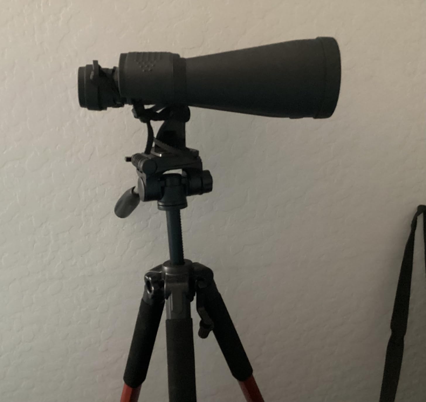 Celestron SkyMaster 15x70 Astronomy Binoculars for Stargazing and Deep-Sky | Ideal Balance of Power & Brightness, For Night Sky Long-Range Viewing, Multi-Coated BaK-4 Optics, Tripod Adapter & Carry Case customer photo 2