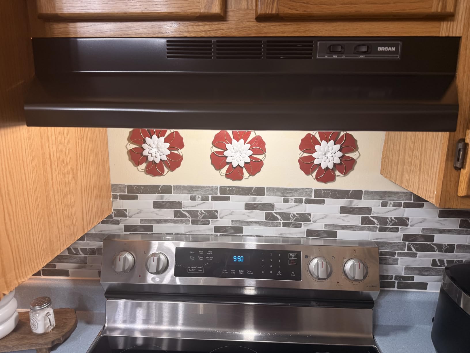 Broan-NuTone Ductless Range Hood with Lights, 30-Inch, White, 413001 | Under Cabinet Exhaust Fan for Kitchen Ventilation customer photo 1
