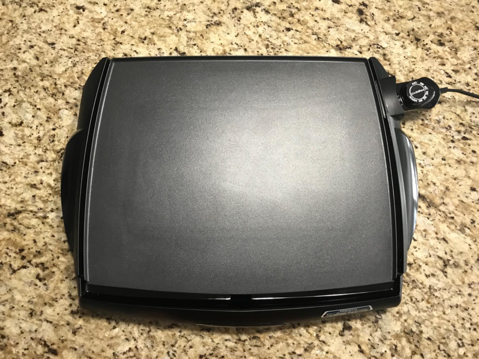 Presto 07046 Tilt 'n Drain Big Griddle Cool-Touch Electric Griddle customer photo 1