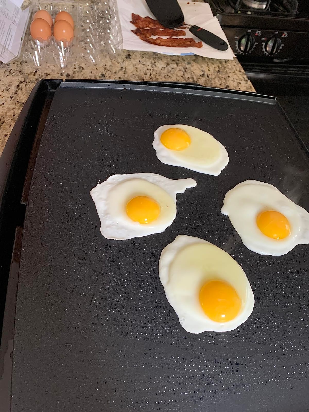 Presto 07046 Tilt 'n Drain Big Griddle Cool-Touch Electric Griddle customer photo 2
