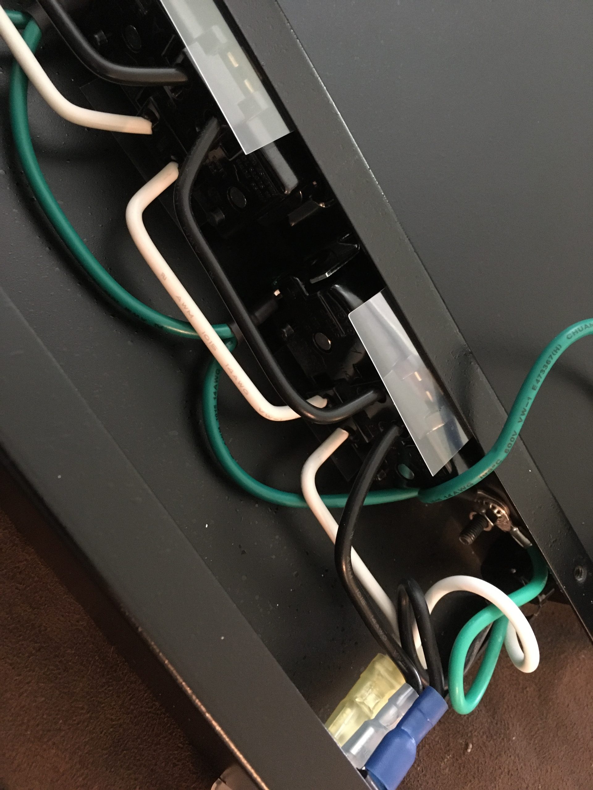 CyberPower CPS1215RM Basic PDU, 100-125V/15A, 10 Outlets, 15ft Power Cord, 1U Rackmount customer photo 2