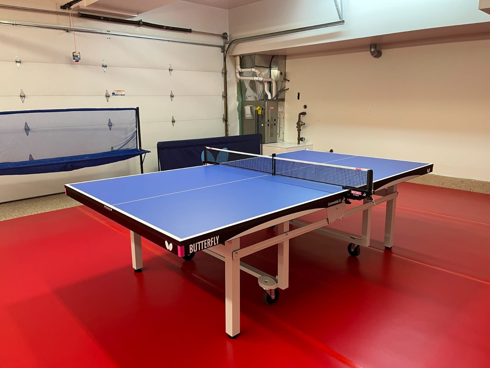 Butterfly Centrefold 25 Table Tennis Table - Indoor Rollaway Ping Pong Table - 5-Year Warranty Game Table - ITTF Approved - For Tournaments & Clubs - Free Professional Ping Pong Net - No Assembly customer photo 1