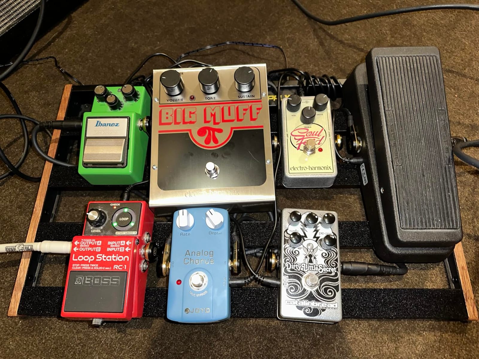 Electro-Harmonix Big Muff Pi Guitar Effects Pedal | A timeless piece, the Big Muff Pi has been defining the sound of rock guitar for over 50 years customer photo 2