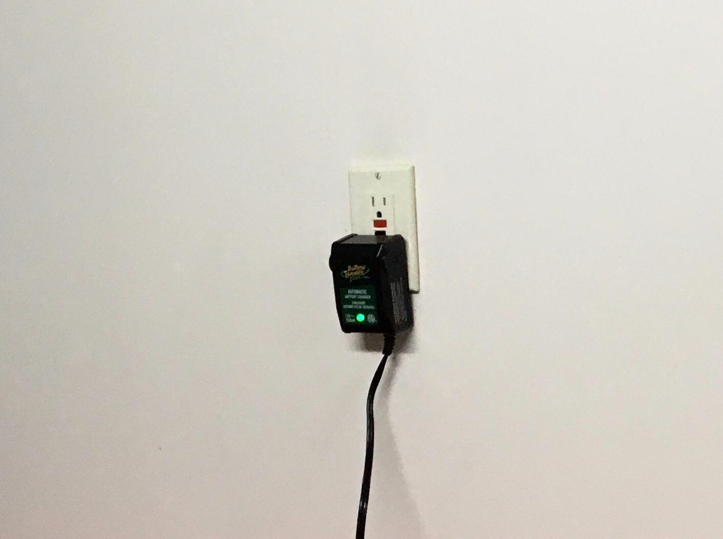 Battery Tender Junior 12V, 750mA Charger and Maintainer: Automatic 12V Powersports for Motorcycle, ATVs, and More - Smarter Than a Trickle Charger - 021-0123 customer photo 1