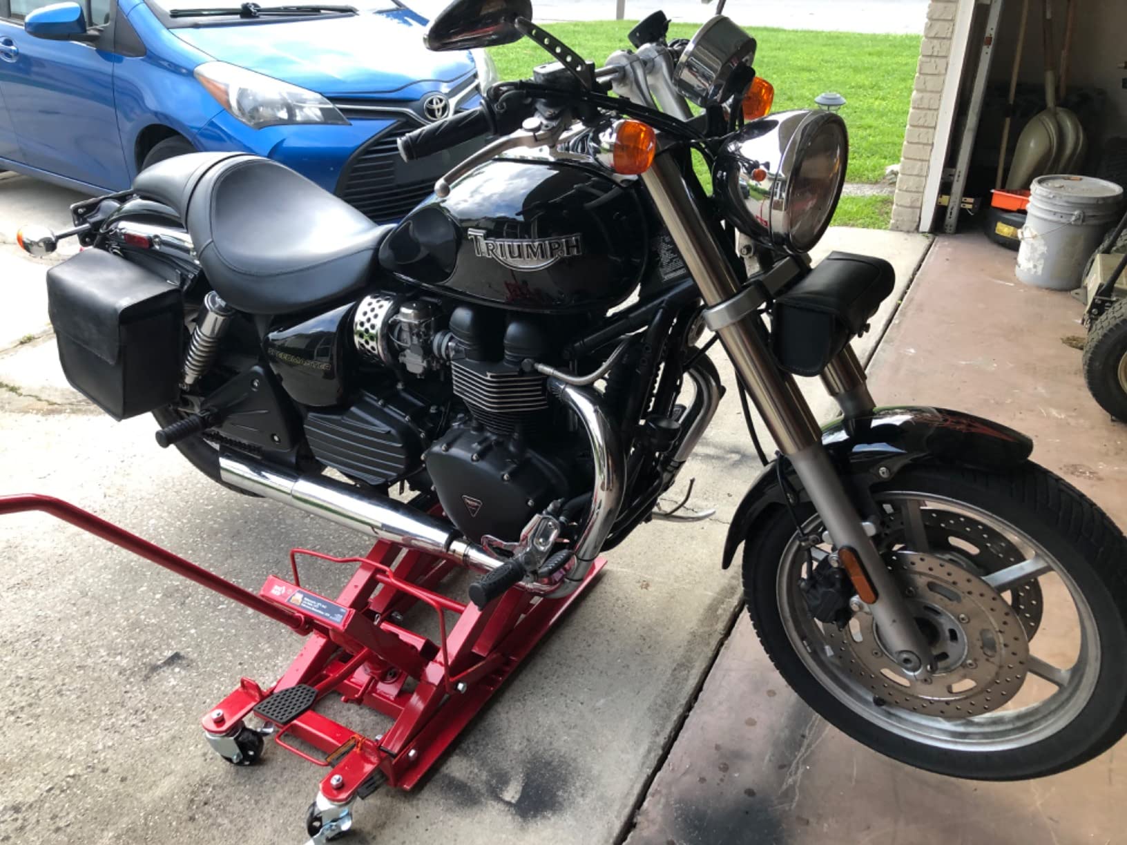 Big RED Hydraulic Motorcycle Lift Jack with 1500LBS Load Capacity, Powersports Lift Table Operated ATV Dirt Bike Scissor Jack Stand, Fit for Motorcycle UTV Snowmobile, Red, T64017 customer photo 1