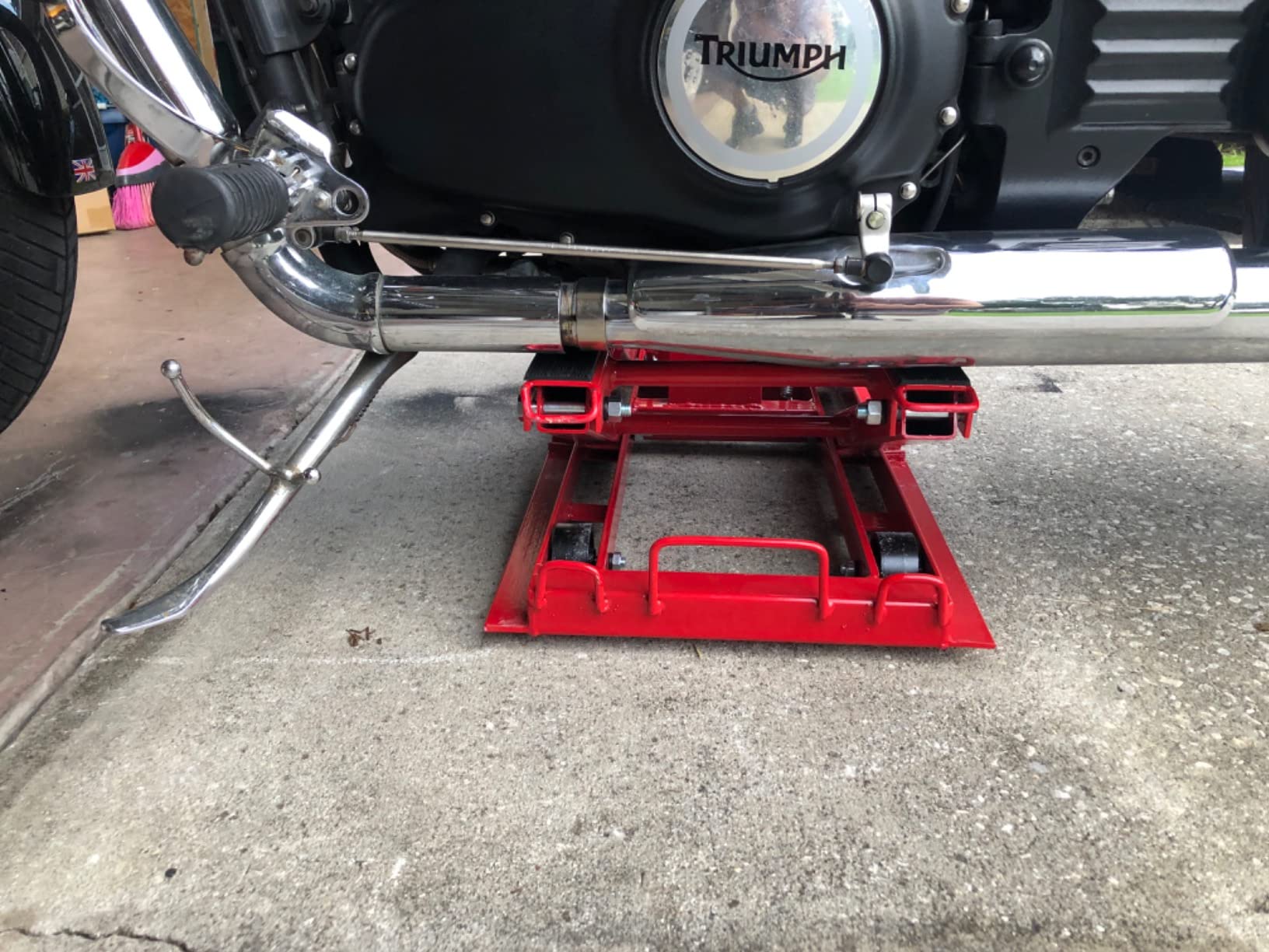 Big RED Hydraulic Motorcycle Lift Jack with 1500LBS Load Capacity, Powersports Lift Table Operated ATV Dirt Bike Scissor Jack Stand, Fit for Motorcycle UTV Snowmobile, Red, T64017 customer photo 2
