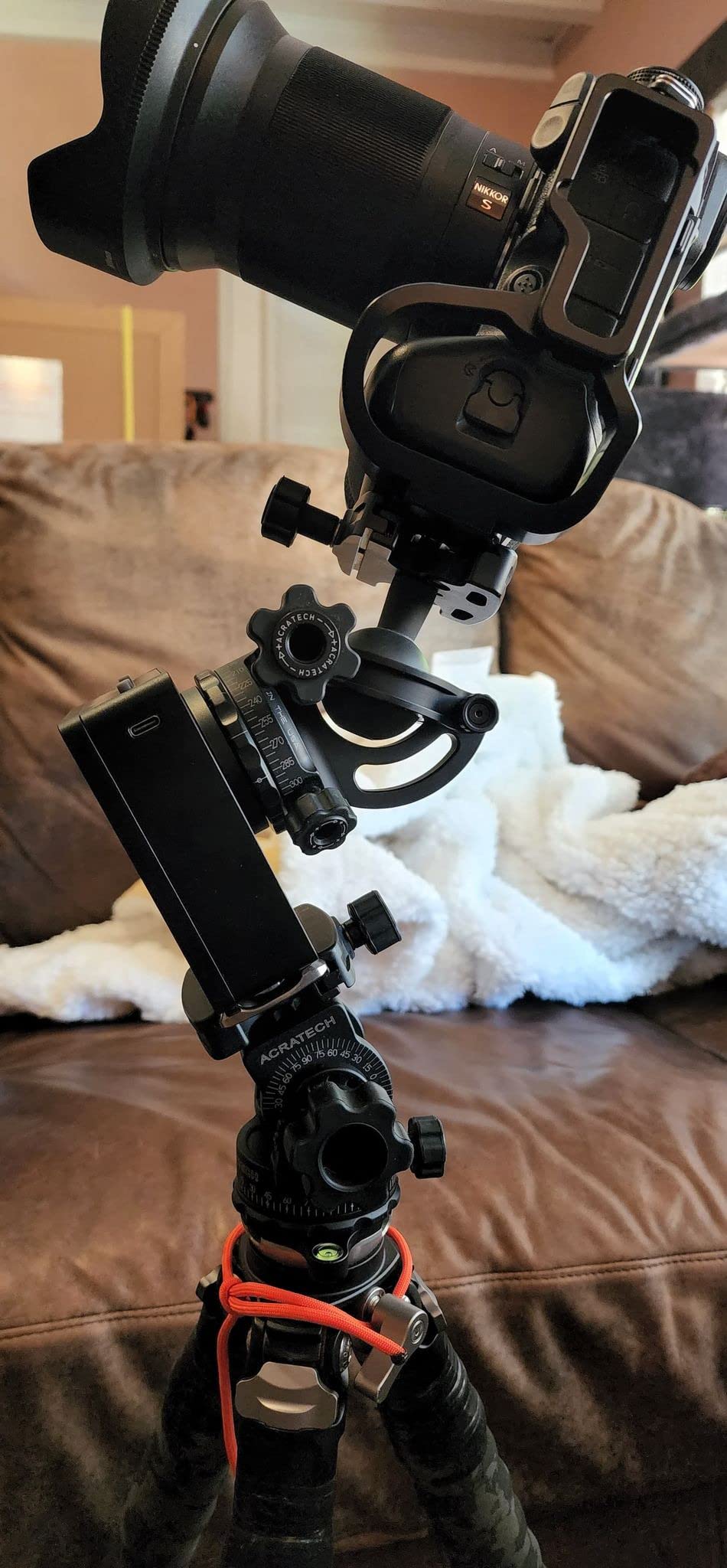 Acratech Ultimate Ballhead with Quick Release, Detent Pin, with Left Sided Rubber Main, and Pan Knobs, Supports 25 lbs. customer photo 1