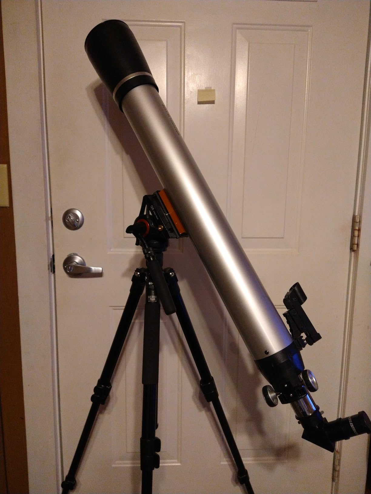 Celestron NexStar 4SE Maksutov-Cassegrain GoTo Telescope | Fully Automated GoTo Mount with SkyAlign, Compact Maksutov Optics, Great for Moon & Planet Viewing, Ultra-Portable Design customer photo 1