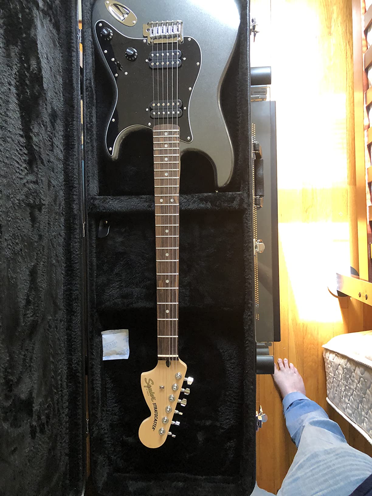 Gator Cases Hard-Shell Wood Case for Standard Electric Guitars, Fits Fender Strat/Tele Style (GWE-ELEC) customer photo 2