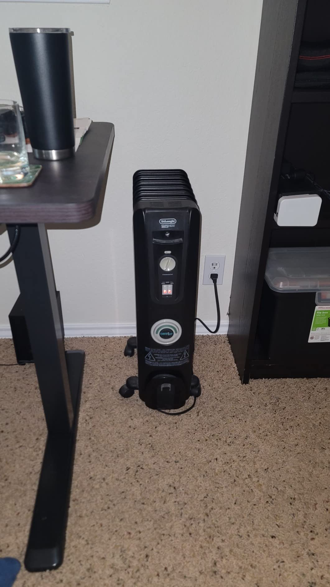 De'Longhi Oil filled Radiator Heater, 1500W Electric Space Heater for indoor use, portable room heater, Energy Saving, full room like office and bedroom with safety features, EW7707CM customer photo 1