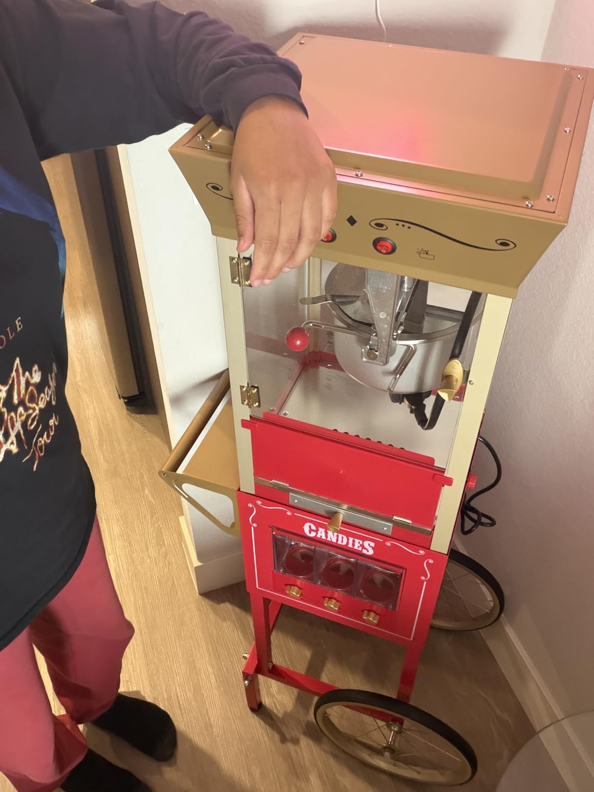 Nostalgia Popcorn Maker Machine - Professional Cart With 8 Oz Kettle Makes Up to 32 Cups - Vintage Popcorn Machine Movie Theater Style - Red customer photo 2