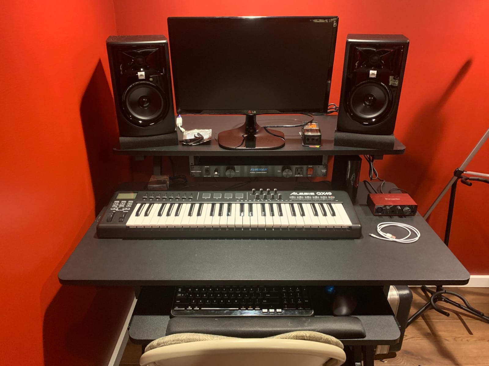 On-Stage WS7500 Series Wood Studio Workstation - Rosewood customer photo 1