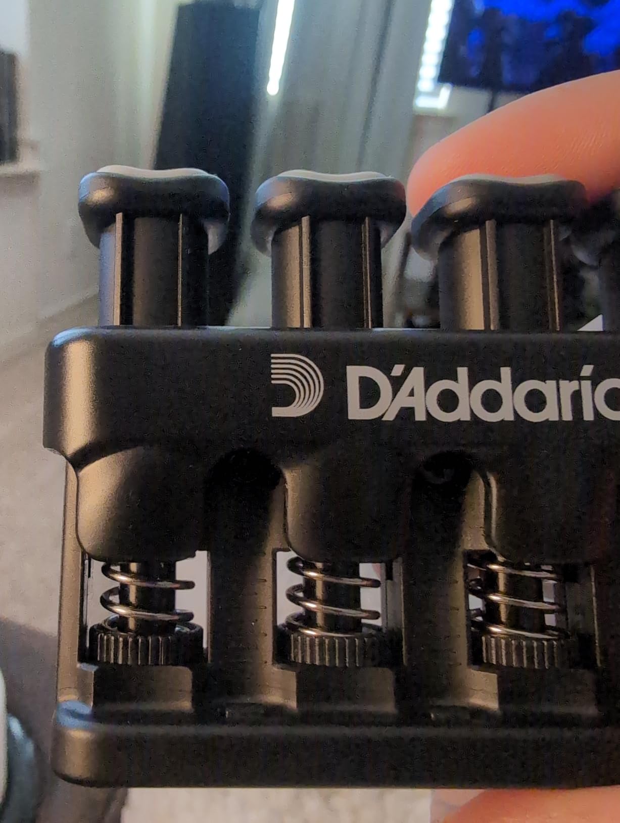D'Addario Varigrip Hand Exerciser-Improve Dexterity and Strength in Fingers customer photo 2