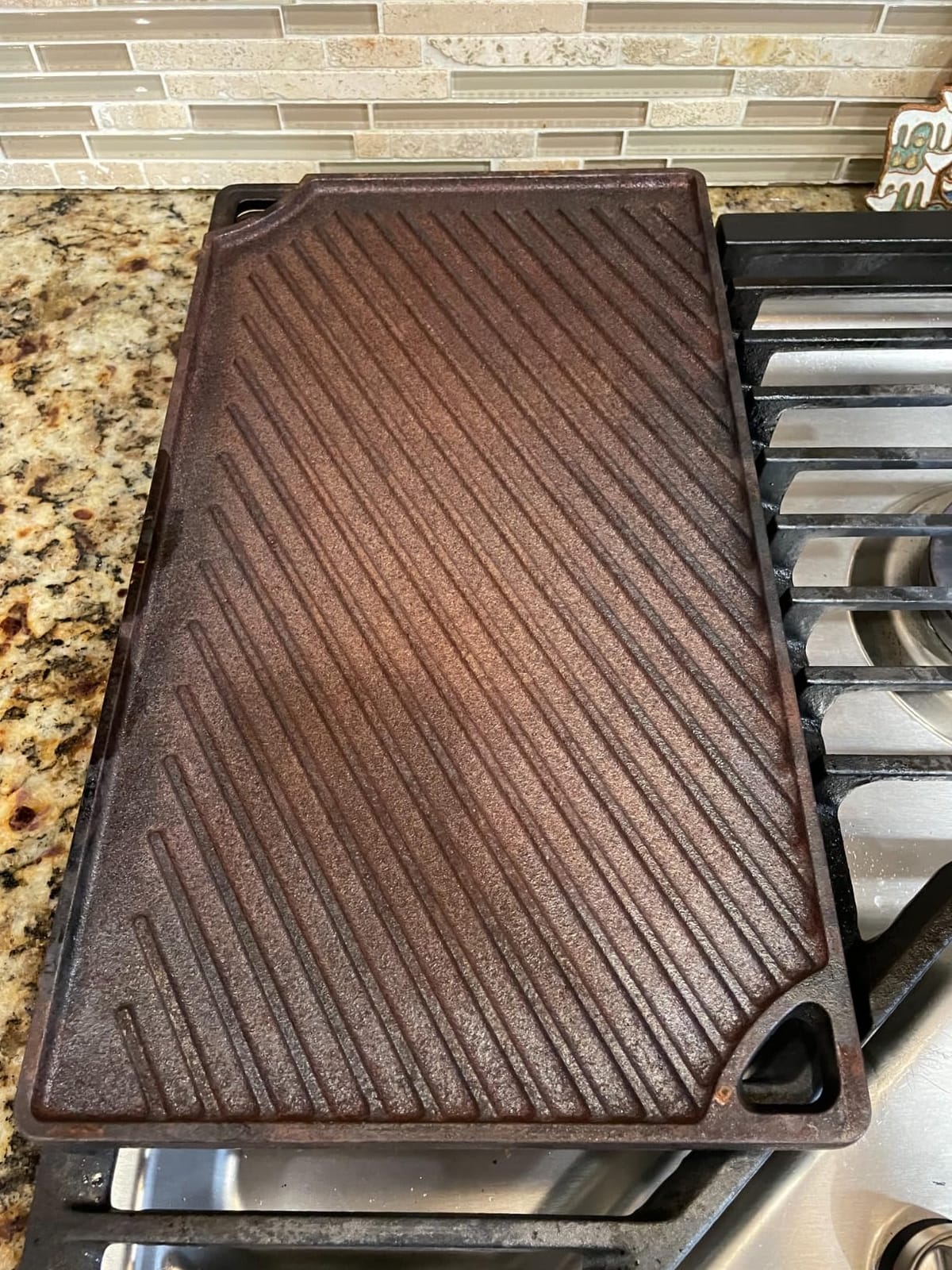 Lodge Reversible Cast Iron Grill/Griddle Pan, 16.75 x 9.5 Inches | Dual-Sided Double Burner Griddle for BBQ, Eggs, Pancakes & Burgers, PFAS-Free, Flat Top Cookware, Made in USA customer photo 1