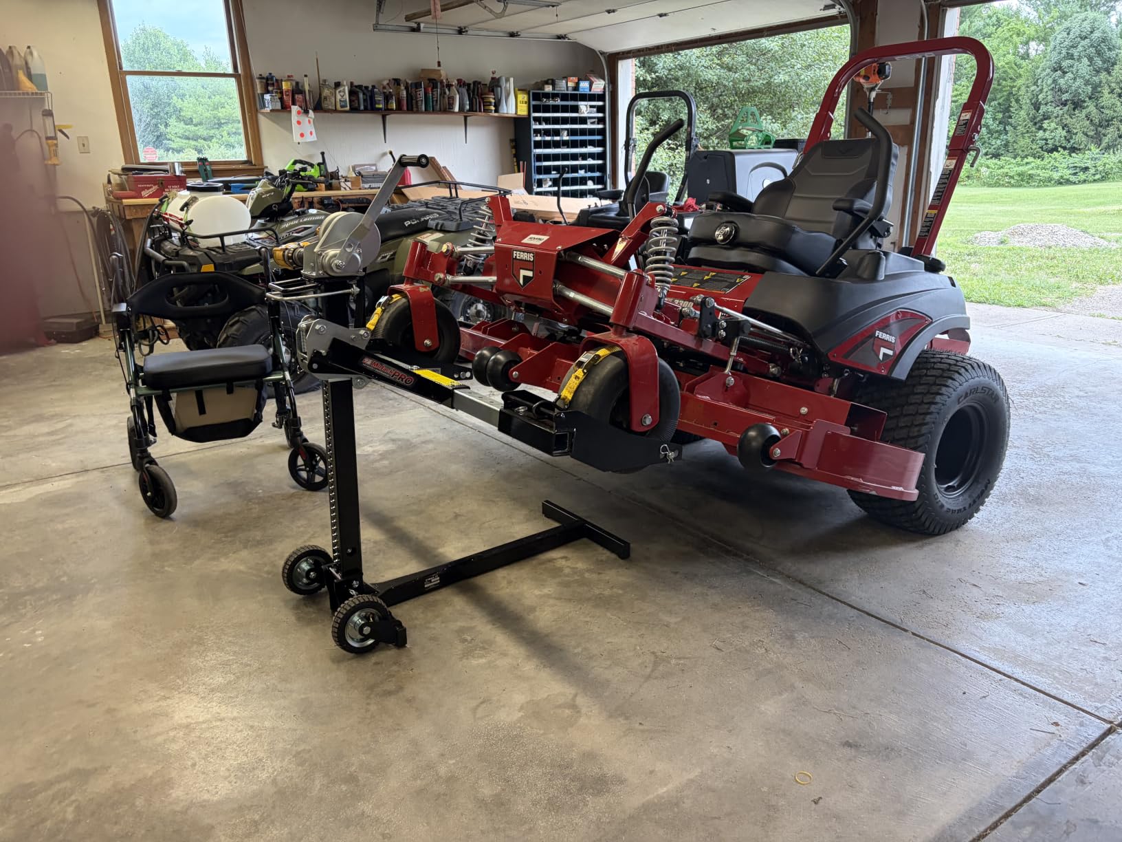 MoJack MJ-PRO 00145 Commercial ZTR & Rider Mower Lift Jack, 750lb Capacity customer photo 1