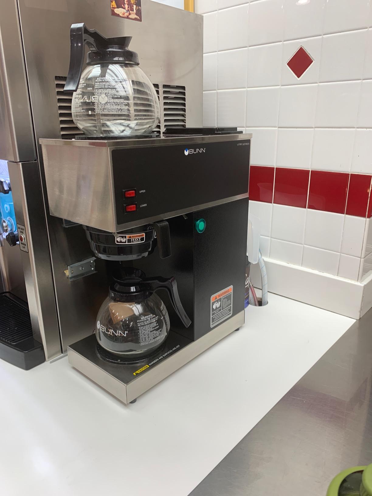BUNN 33200.0015 VPR-2GD 12-Cup Pourover Commercial Coffee Brewer with Upper and Lower Warmers and Two Glass Decanters customer photo 1