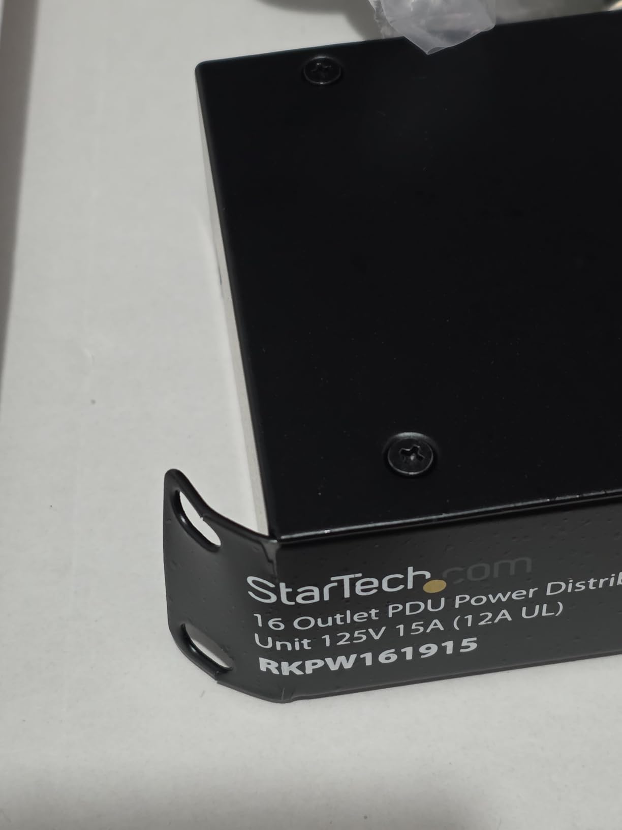 StarTech.com 16 Outlet Horizontal 1U Rack Mount PDU Power Strip for Network Server Racks - Surge Protection - 120V/15A - 6ft Power Cord (RKPW161915) customer photo 2