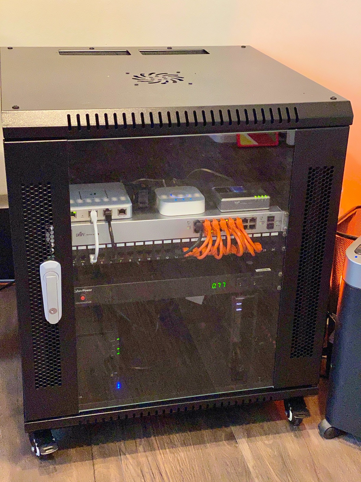 CyberPower PDU15M2F12R Metered PDU | 100-125V/15A (Derated to 12A), 14 Outlets, 1U Rackmount, 15 Foot Power Cord customer photo 1