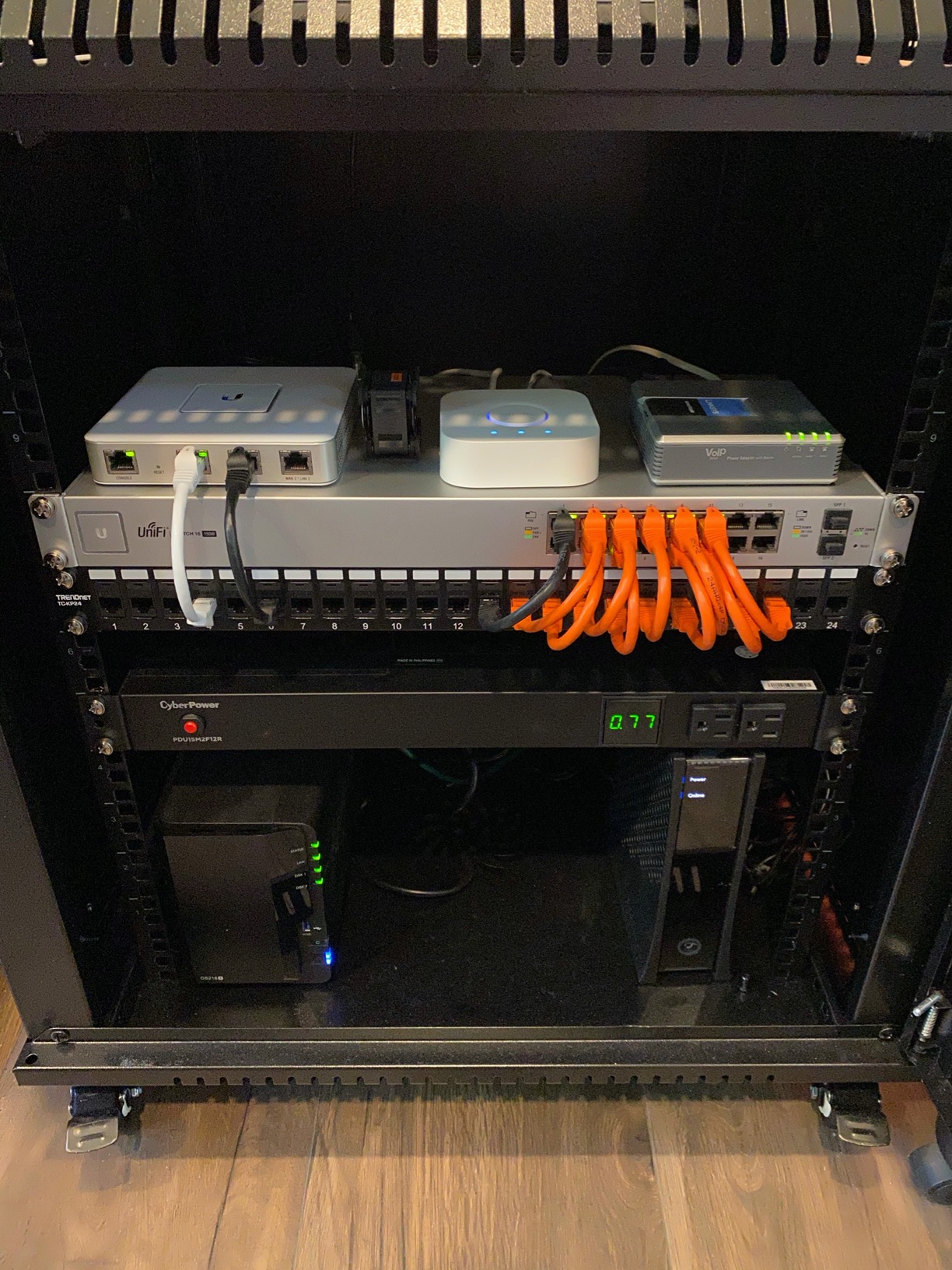 CyberPower PDU15M2F12R Metered PDU | 100-125V/15A (Derated to 12A), 14 Outlets, 1U Rackmount, 15 Foot Power Cord customer photo 2