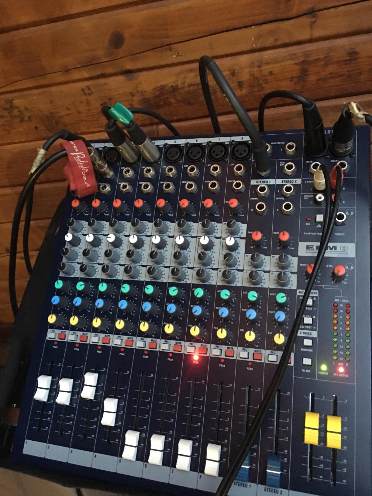 Soundcraft EPM8 High-Performance 8-Channel Audio Mixer customer photo 2