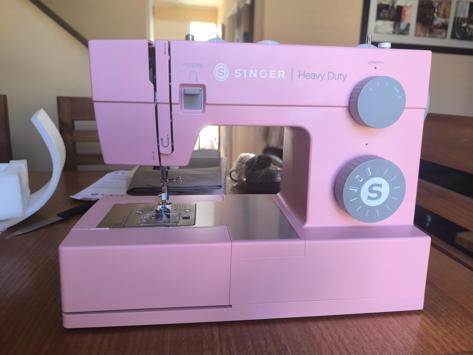 SINGER 4411 High Speed Heavy Duty Sewing Machine with Accessories | 11 stitches deliver 69 applications, 50% more power for denim and canvas, metal frame, 4-step buttonhole, 1100 stitches/min customer photo 2