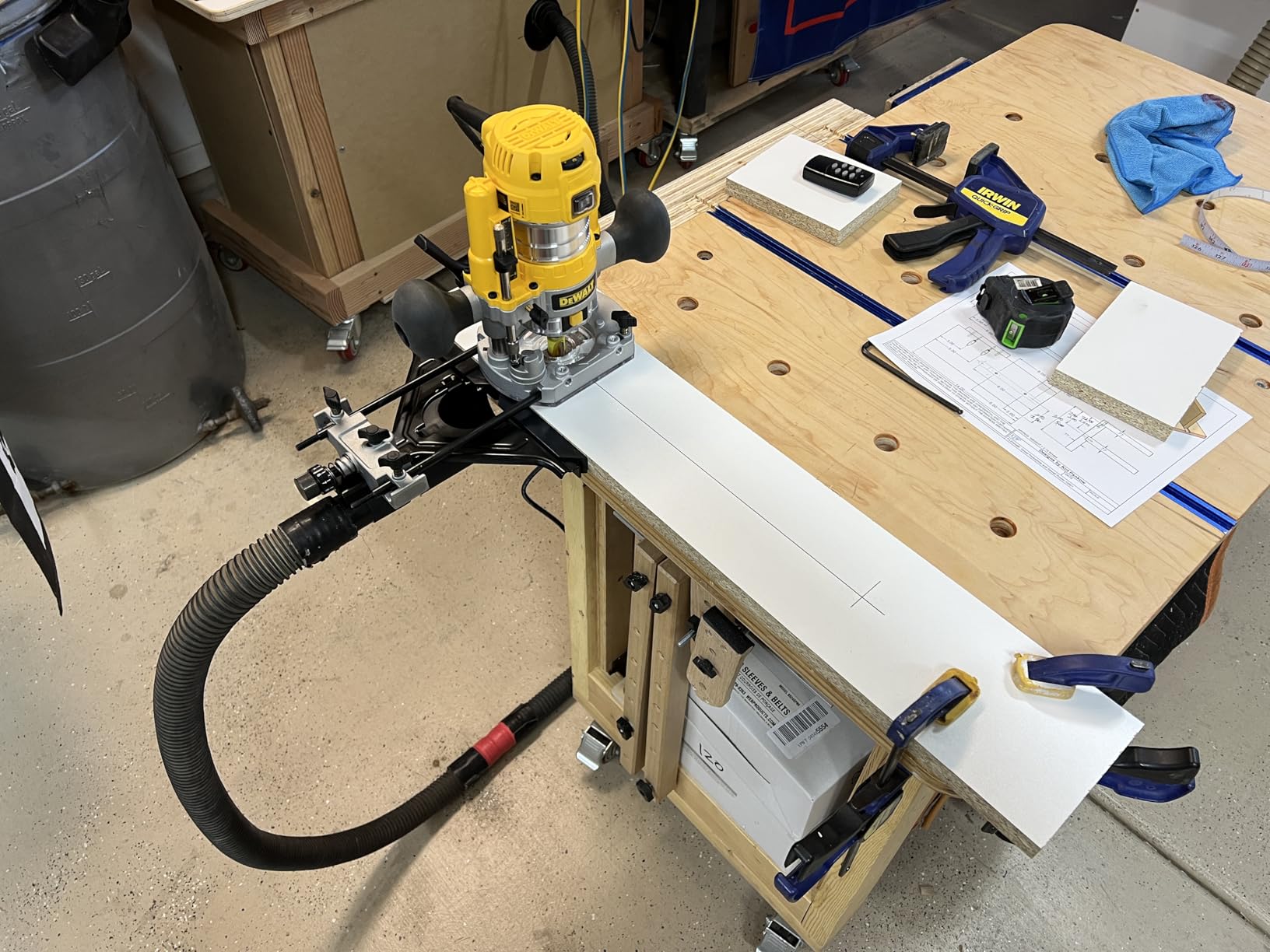 DEWALT Router, Fixed Base, 1-1/4 HP, 7.7-Amp, Variable Speed Trigger (DWP611) customer photo 1