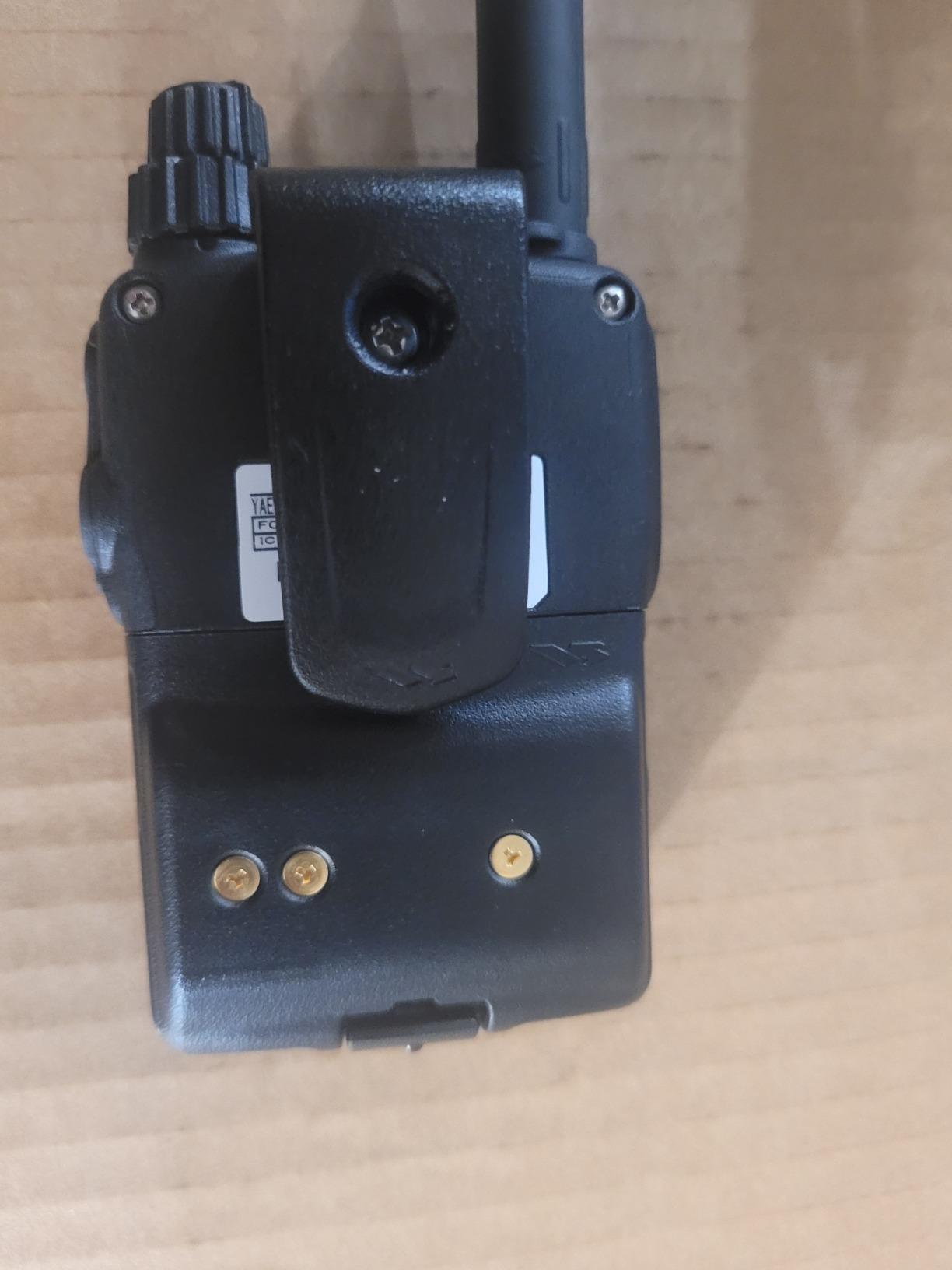 Tri-Band Yaesu VX-6R Submersible Amateur Ham Radio Transceiver (144/222/440) customer photo 1