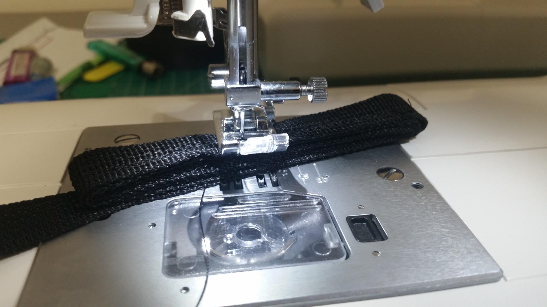 SINGER Quantum Stylist 9960 Computerized Sewing & Quilting Machine, 600 Stitches, Extension Table, 13 Presser Feet customer photo 2