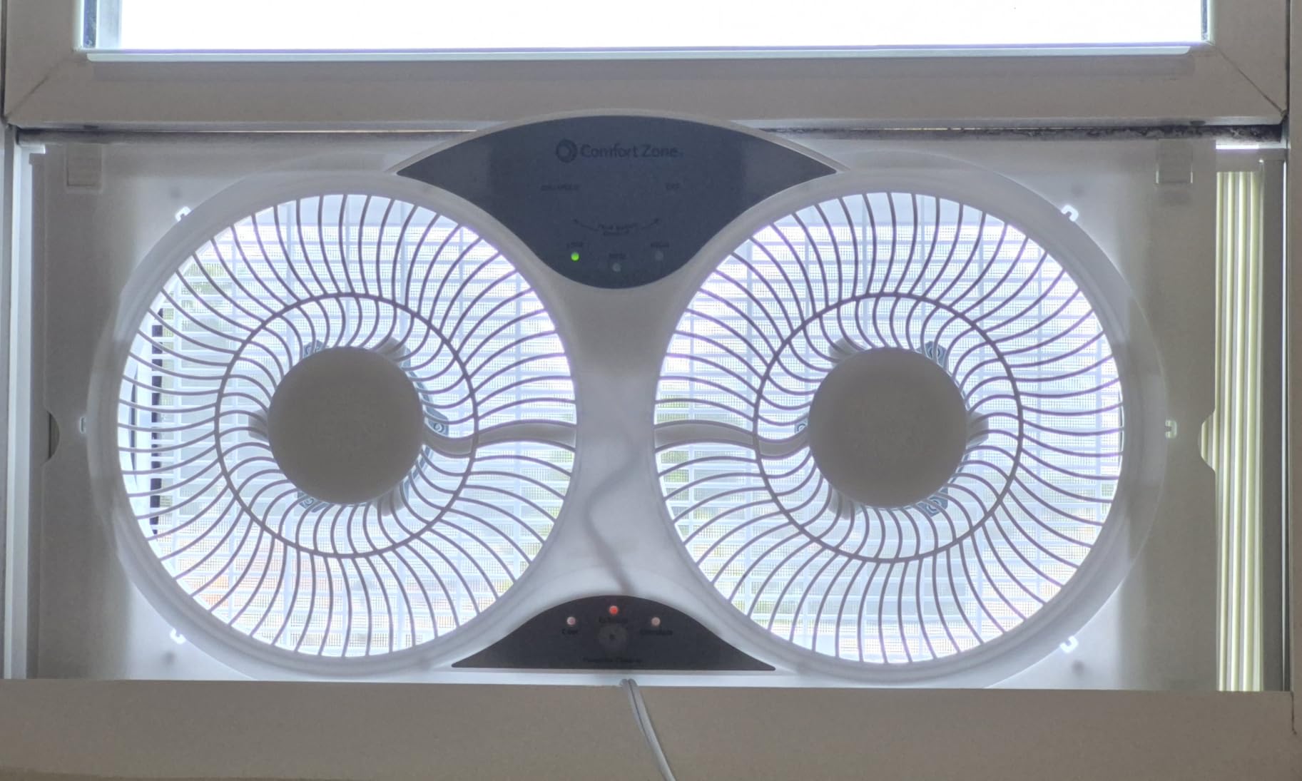 Comfort Zone Window Fan for Bedroom, 9 inch 3 Speed Dual Fans with Auto-Locking Expanders, 3 Modes (Cool, Circulate, Exhaust), Remote Control, Fabric Cover plus Bug Screen, White | Draw cool air in, exhaust warm air out, or cross-ventilate with 3 modes. Includes remote, removable bug screen & dust cover customer photo 2
