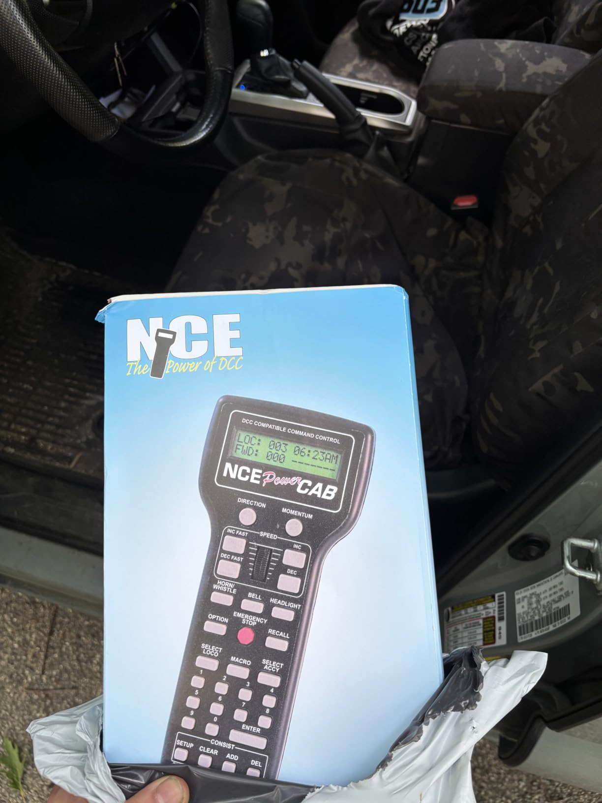 NCE Power Cab DCC Starter Set NCE5240025 customer photo 2