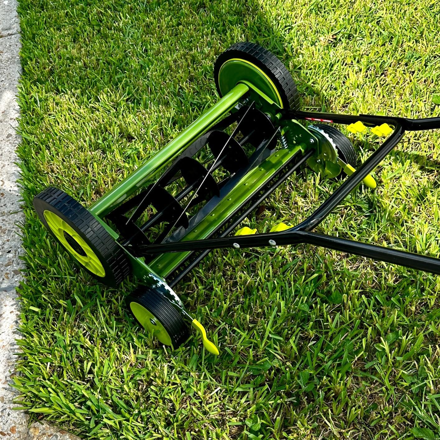 Sun Joe Manual Push Reel Lawn Mower with 8.5-Gal Grass Catcher, 20-Inch Cutting Width - Heavy-Duty Yard Trimmer Machine for Gardening Care and Maintenance, MJ502M customer photo 1