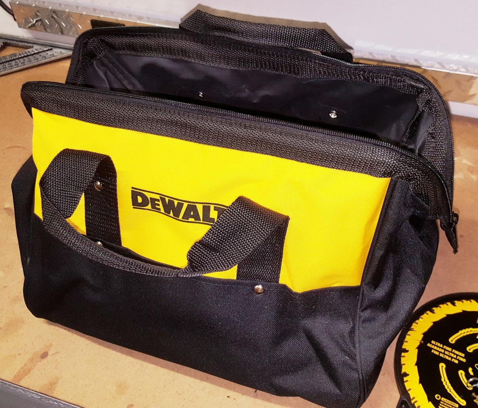 DEWALT Circular Saw, 7-1/4 inch, Pivoting with up to 57 Degree Bevel, Corded (DWE575SB) customer photo 1
