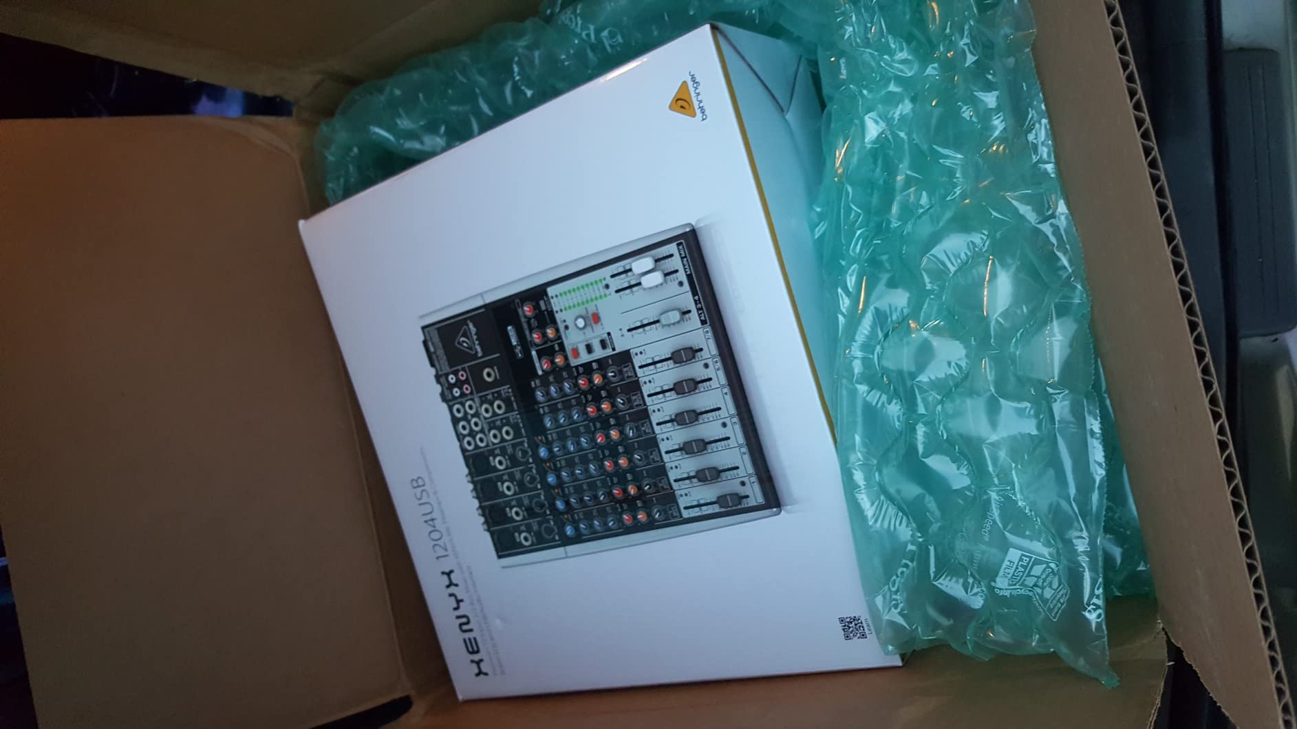 Behringer XENYX 1204USB Premium 12-Input 2/2-Bus Mixer with USB/Audio Interface customer photo 2