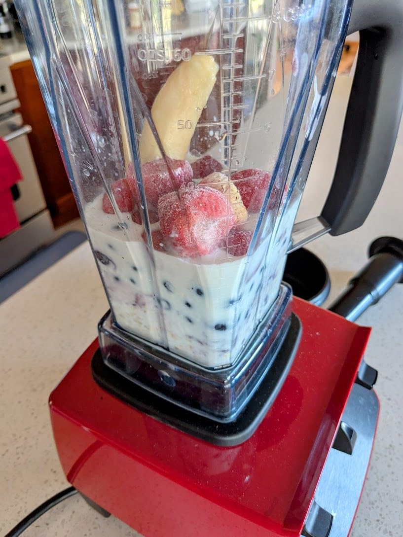 Vitamix 5200 Blender, Professional-Grade Blender for Smoothies, Soups, Ice Cream and More, Stainless-Steel Blades, Self-Cleaning Kitchen Appliance, 64 Oz Container, Black | Variable Speed, Self-Cleaning, High Speed Switch, Stainless Blades customer photo 2