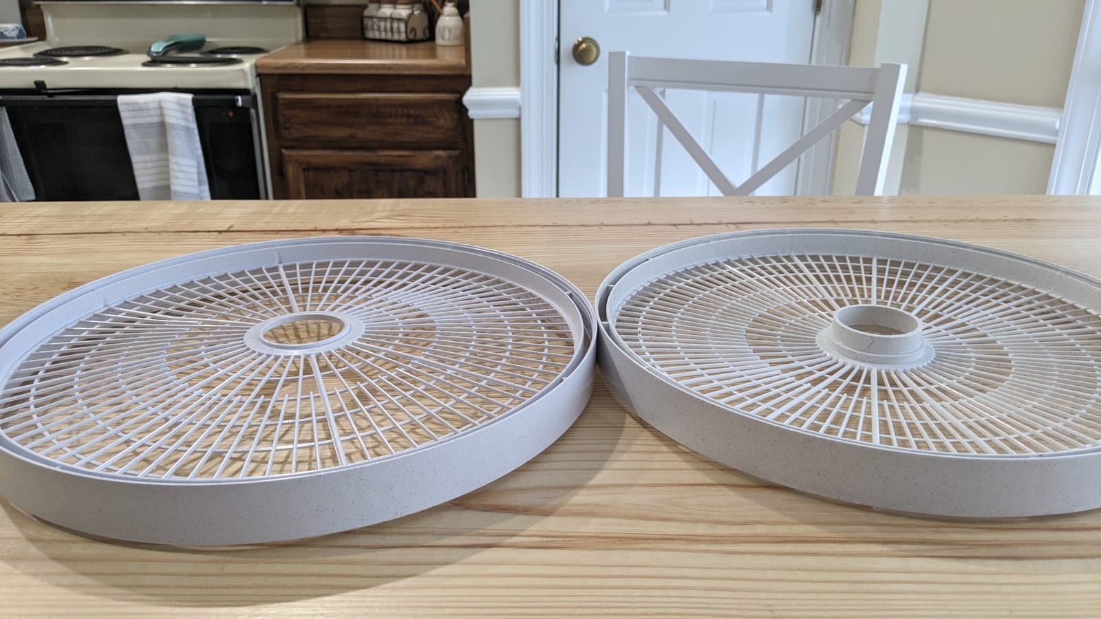 NESCO FD-75A Snackmaster Pro Food Dehydrator, For Snacks, Fruit, Beef Jerky, Gray customer photo 2
