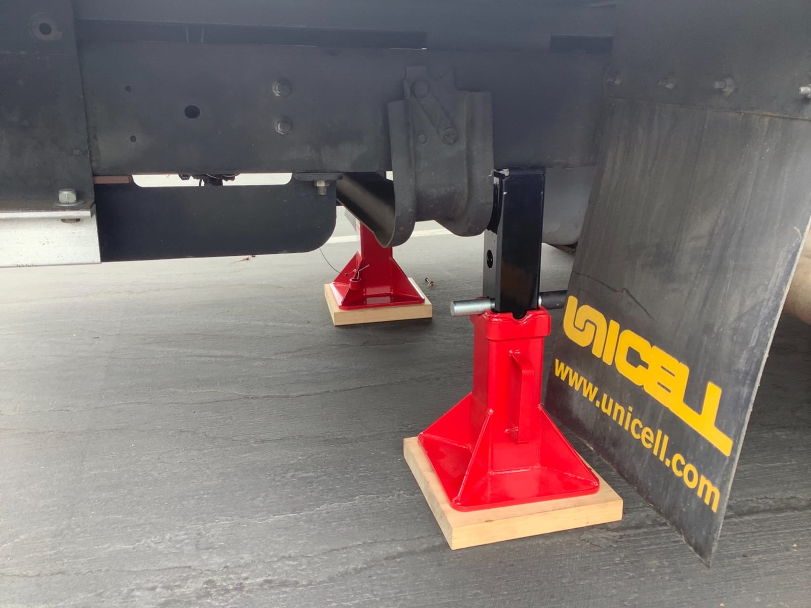 SUNEX TOOLS 1522A 22-Ton Jack Stands, Pair customer photo 2