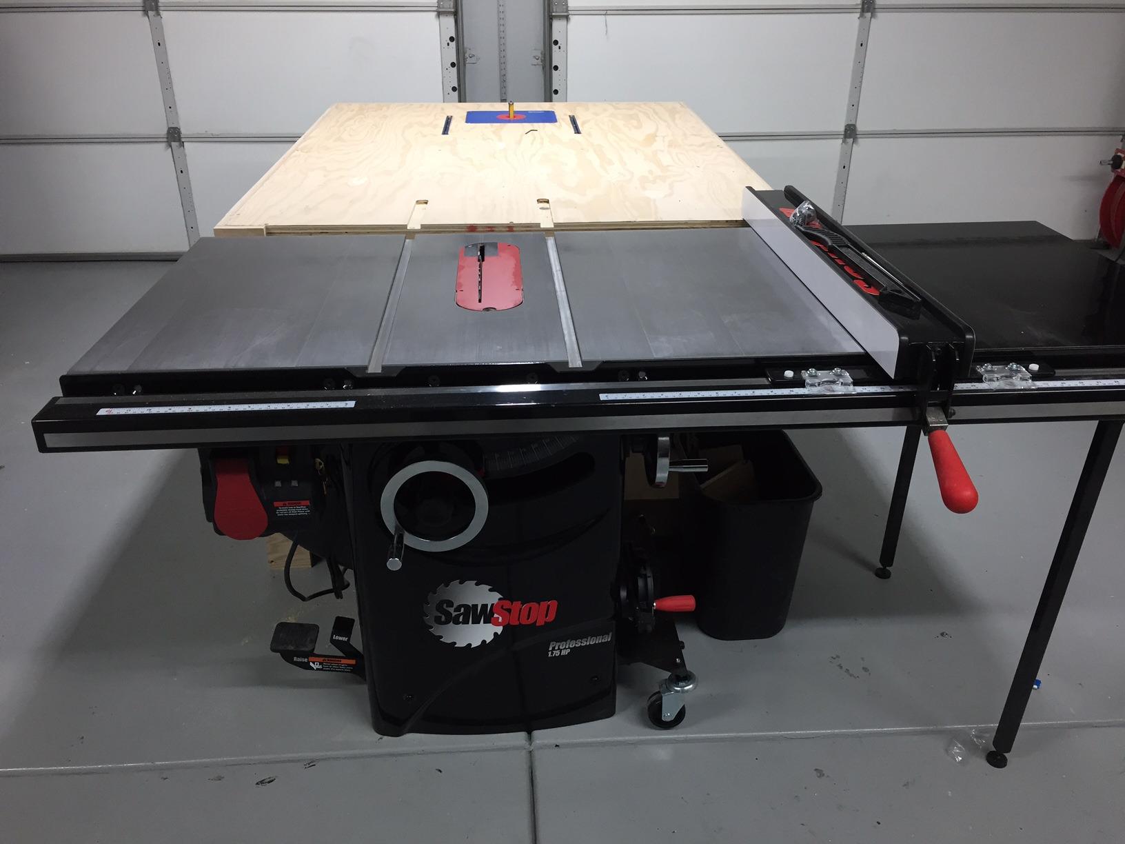 SAWSTOP 10-Inch Professional Cabinet Saw, 1.75-HP, 36-Inch Professional TGlide Fence System (PCS175-TGP236) customer photo 1