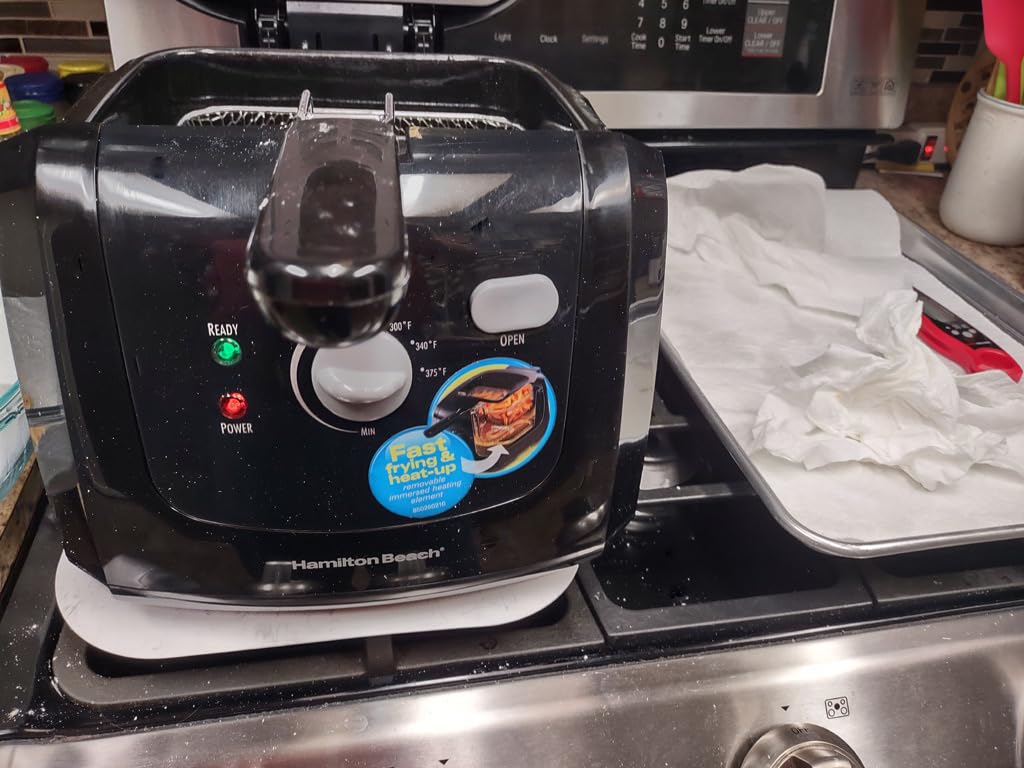 Hamilton Beach Cool Touch Electric Deep Fryer with Basket For Home Use | 2 Liter / 8 Cup Oil Capacity | 1500 Watts | Cool-Touch Sides | Lid With View Window | Adjustable Temperature | Black | 35021 customer photo 1