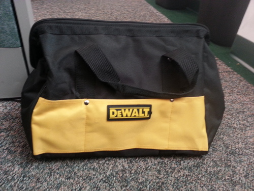 DEWALT Oscillating Tool, 3-Amp, Corded, Includes Wood Blades, Sandpaper and Tool Bag (DWE315K) customer photo 2