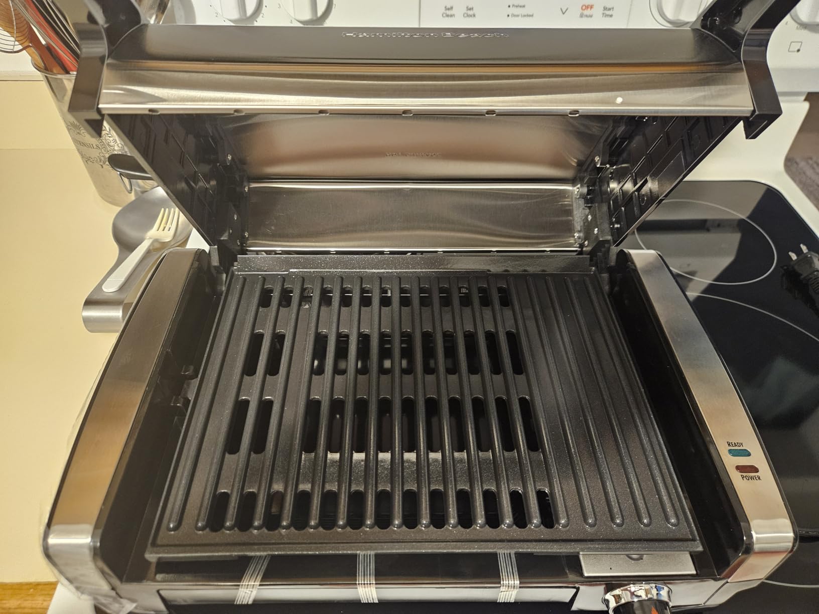 Hamilton Beach Electric Indoor Searing Grill with Adjustable Temperature Control to 450F, 118 sq. in. Surface Serves 6, PFAS-Free Removable Nonstick Grate, Stainless Steel (25360) customer photo 2