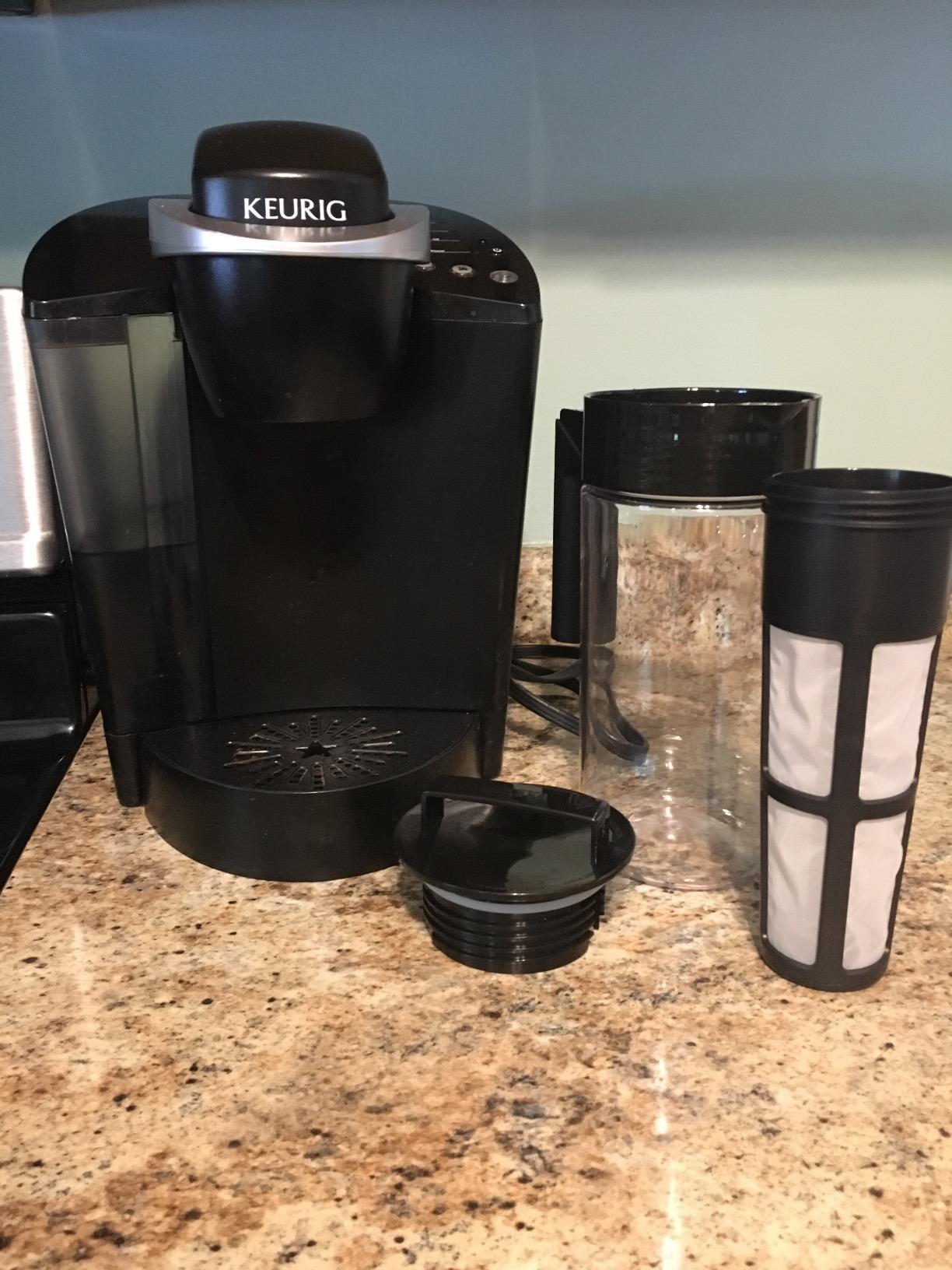 Takeya Deluxe Cold Brew Coffee Maker - BPA-Free Tritan Pitcher with Airtight Leakproof Lid, Silicone Grip Handle, Fine-Mesh Filter - Shatter-Proof, Dishwasher Safe, Made in USA - 1 Quart/Black customer photo 2