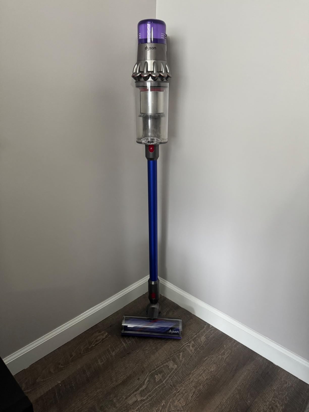 Dyson V11 Origin Cordless Vacuum, 185AW, 3 Power Modes, Up to 60 Minutes, Deep Cleans Hard Floors and Carpets, Detangles pet Hair, Converts to Handheld customer photo 1