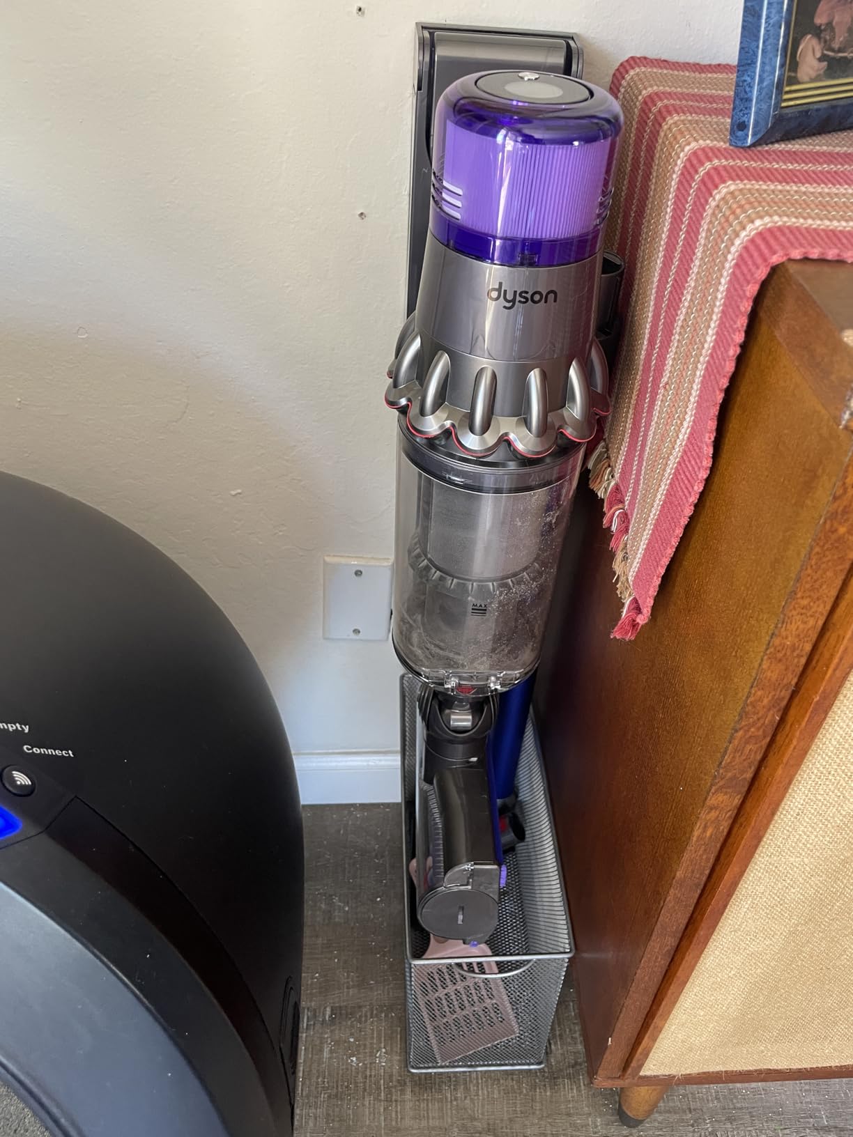 Dyson V11 Origin Cordless Vacuum, 185AW, 3 Power Modes, Up to 60 Minutes, Deep Cleans Hard Floors and Carpets, Detangles pet Hair, Converts to Handheld customer photo 2