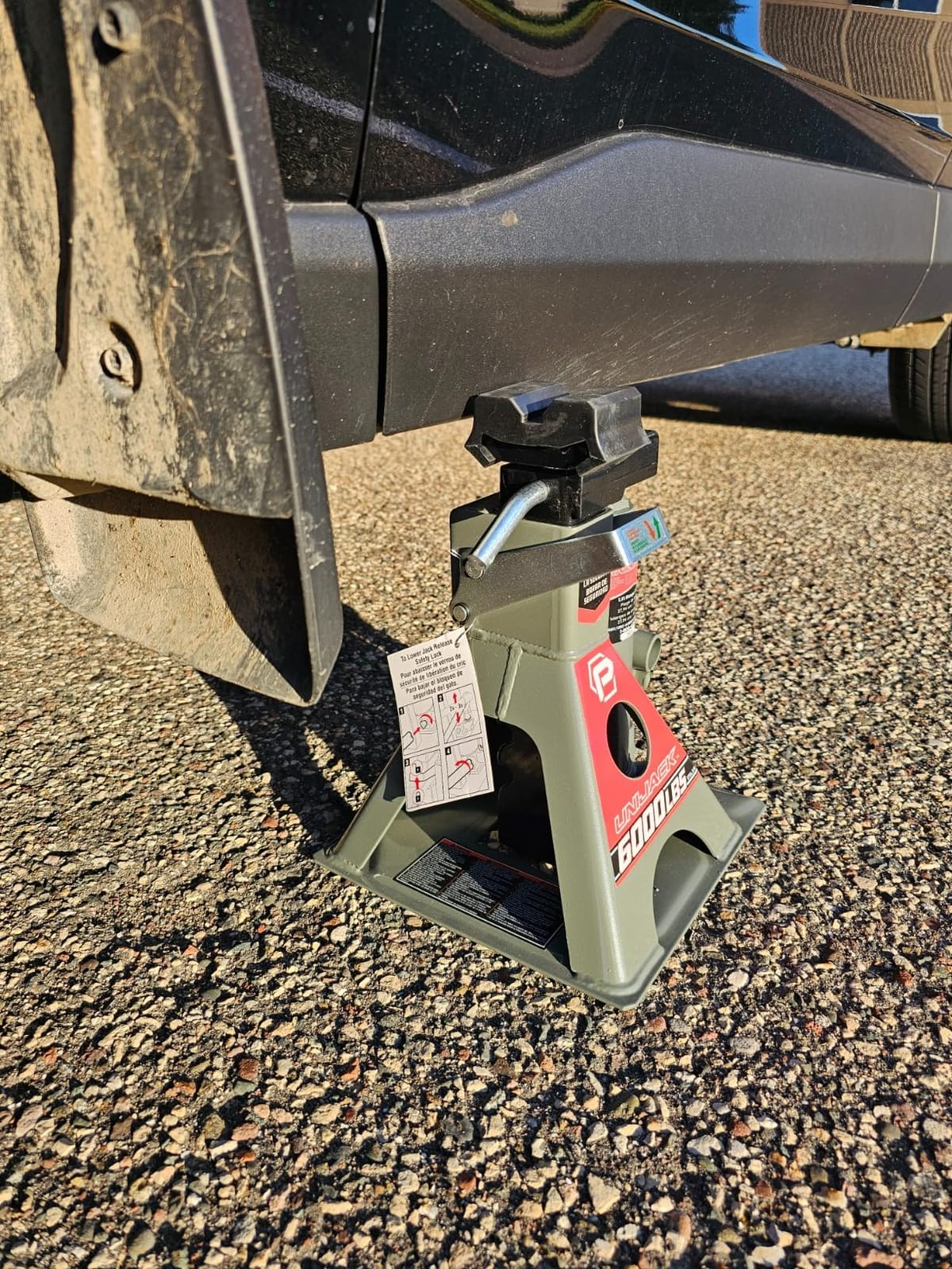 Powerbuilt 3 Ton, Bottle Jack and Jack Stands in One, 6000 Pound Capacity, All-in-One Car Lift, Heavy Duty Vehicle Unijack, Wide Base, 620471 customer photo 2