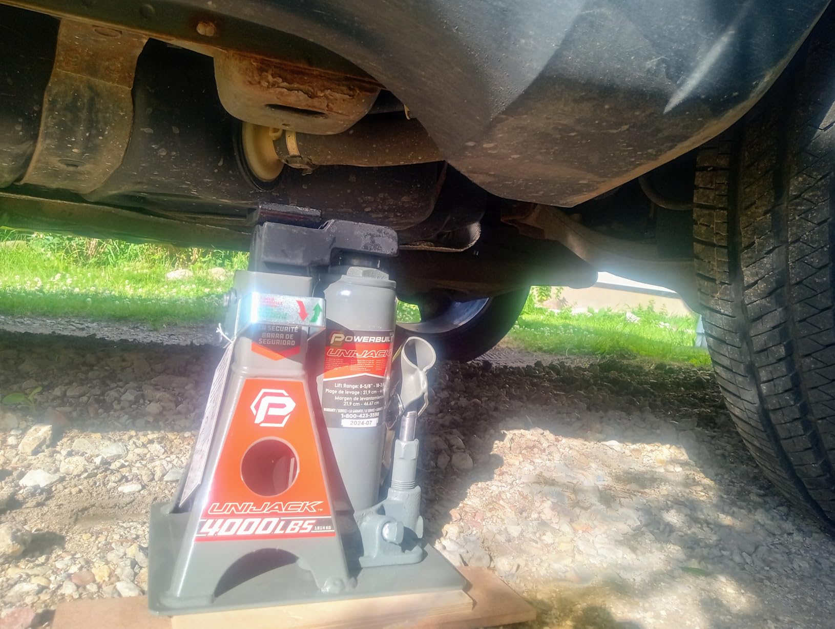 Powerbuilt 2 Ton UniJack Combination Hydraulic Bottle Jack / Jackstand in 1 Unit, Compact, Portable, Wide Base, for Unibody Sedans, CUVs, SUVs, Cars, - 620470 customer photo 2