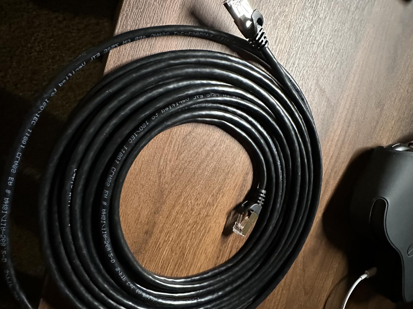 Cable Matters 10Gbps Snagless Shielded Cat 6A Ethernet Cable, 10ft, Black | S/FTP Shielded, 26 AWG Bare Copper, 550MHz Bandwidth, Gold-Plated RJ45, Cat 6A Cable, Ethernet Cord customer photo 2