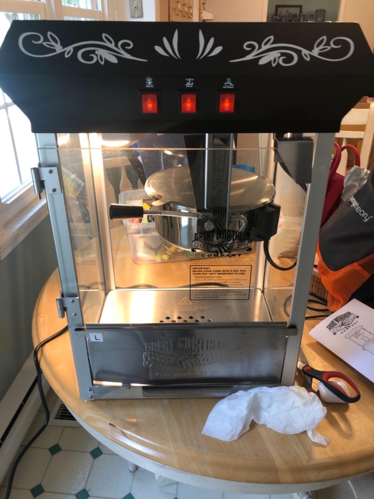 Great Northern Popcorn Good Time 8oz Popcorn Machine, Red customer photo 2