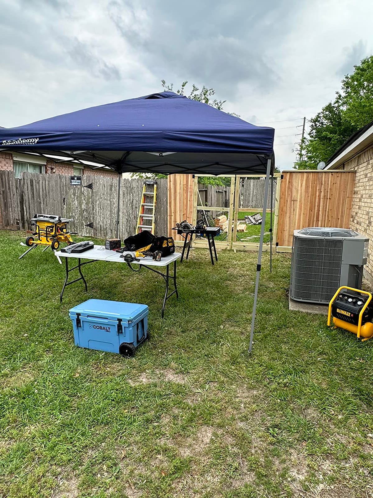 DEWALT Air Compressor for Trim, 200-PSI Max, Quiet Operation (DWFP55130) customer photo 2