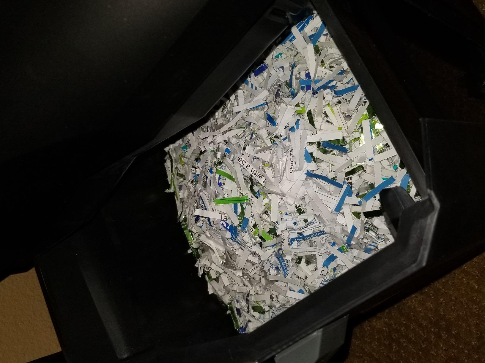 Bonsaii 18-Sheet Cross-Cut 60-Min Run Heavy Duty Paper Shredder customer photo 1